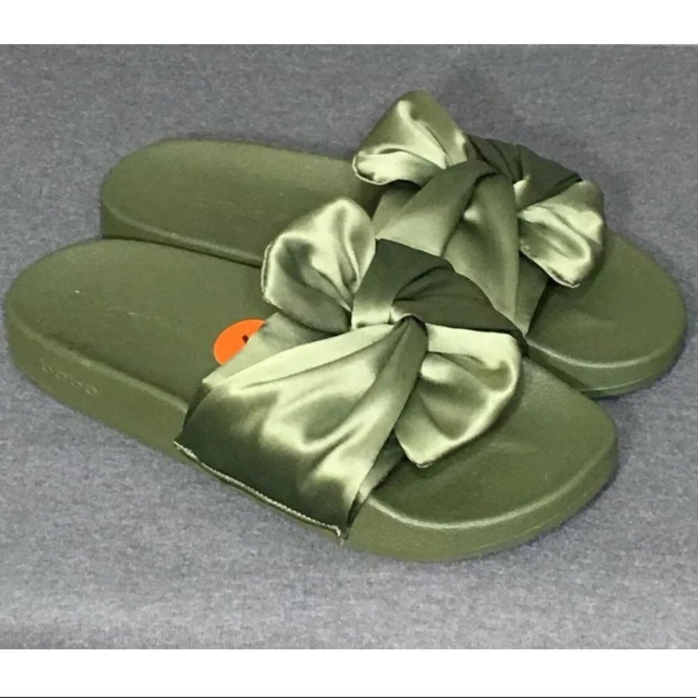 bebe Army Green slides 7